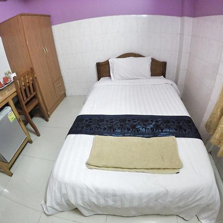 Capitol 3 Guesthouse Phnom Penh Exterior photo