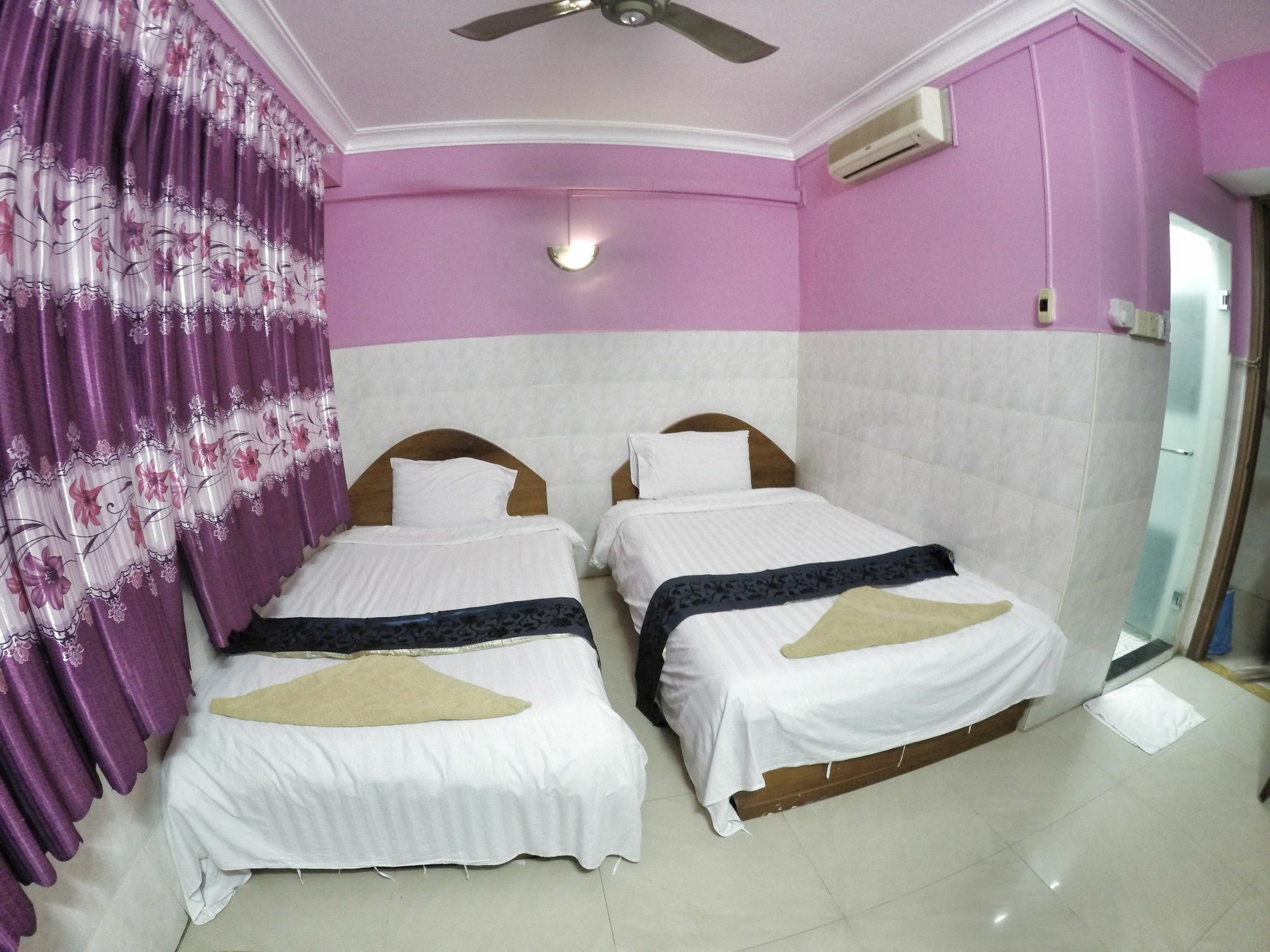 Capitol 3 Guesthouse Phnom Penh Exterior photo